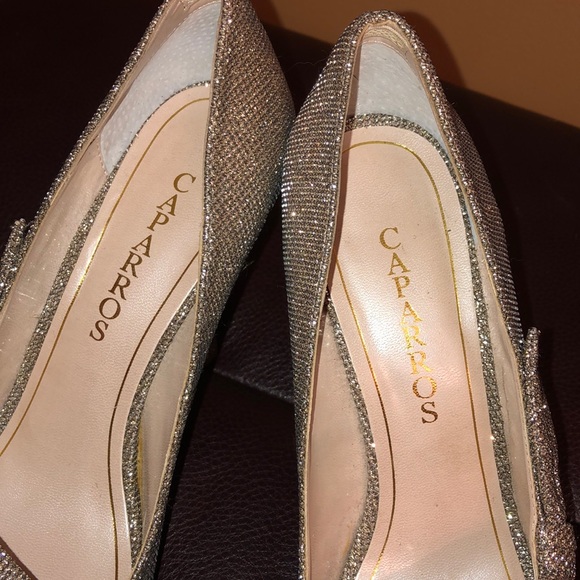 Stunning Heels! 👠 Size 8.5!! - Picture 5 of 9